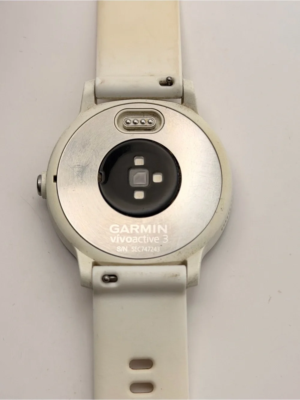Garmin Vivoactive 3, Tested, Screen protector, Rare color, Charger included, whi